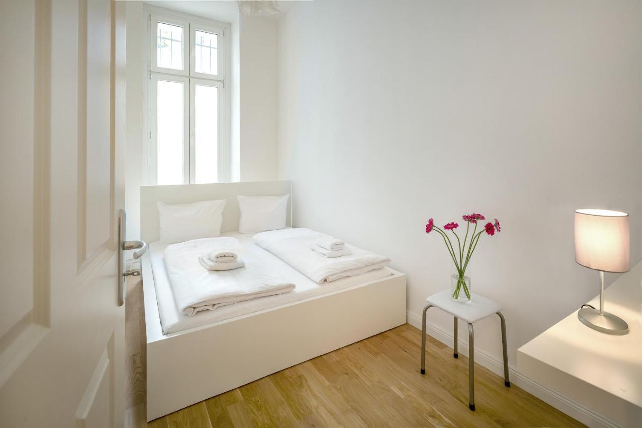 Newton-Appartement Mit 3 Schlafzimmern Βερολίνο Εξωτερικό φωτογραφία