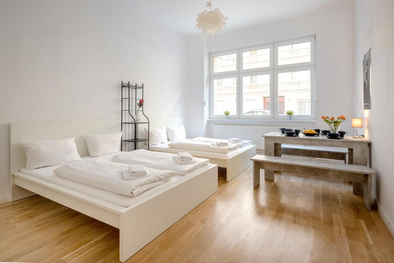 Newton-Appartement Mit 3 Schlafzimmern Βερολίνο Εξωτερικό φωτογραφία