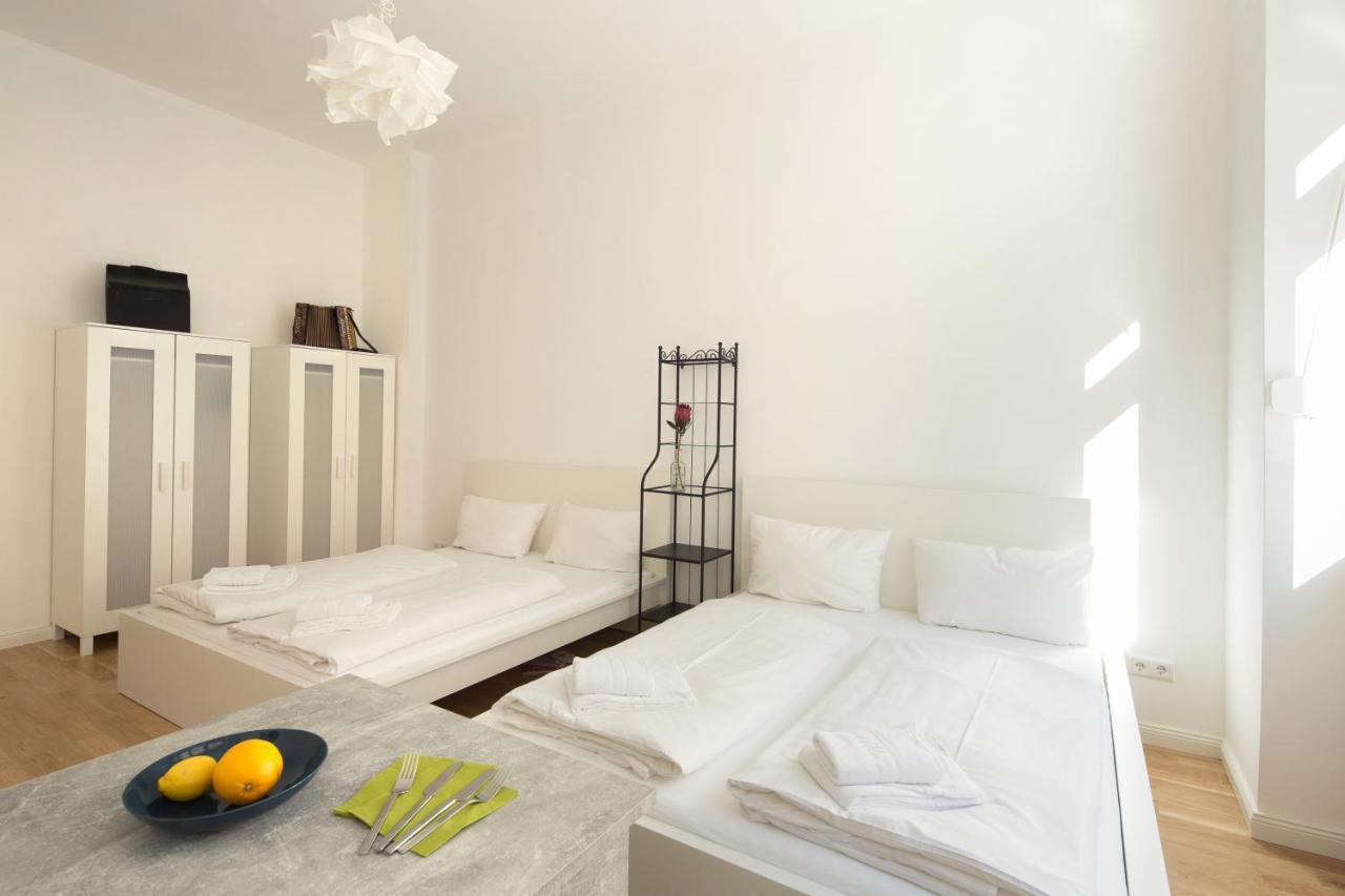Newton-Appartement Mit 3 Schlafzimmern Βερολίνο Εξωτερικό φωτογραφία
