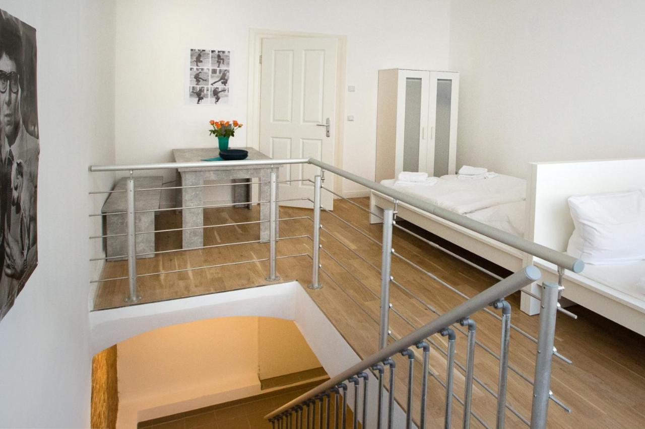 Newton-Appartement Mit 3 Schlafzimmern Βερολίνο Εξωτερικό φωτογραφία