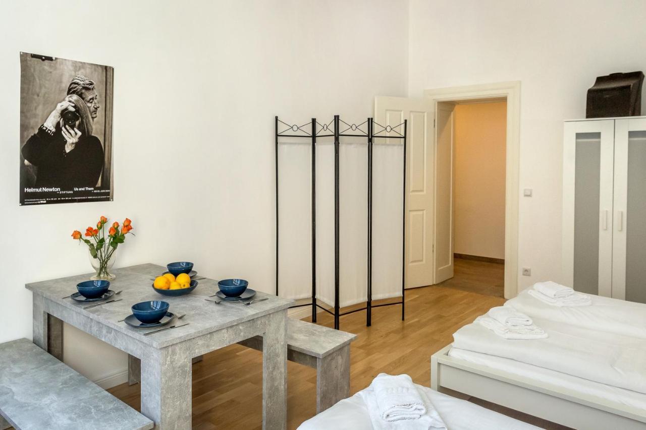 Newton-Appartement Mit 3 Schlafzimmern Βερολίνο Εξωτερικό φωτογραφία