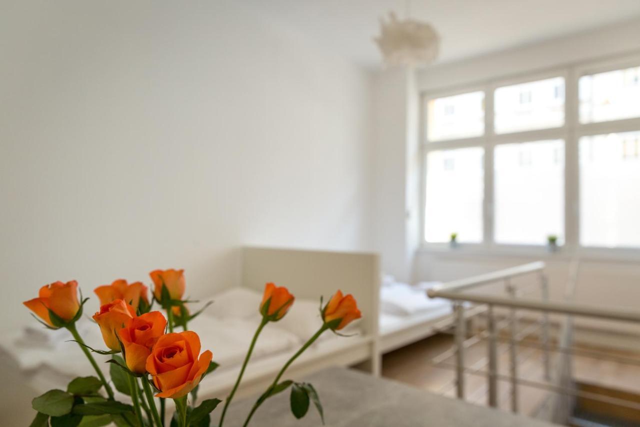 Newton-Appartement Mit 3 Schlafzimmern Βερολίνο Εξωτερικό φωτογραφία